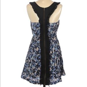 Kimchi Blue by Urban Outfitters printed mini dress 
Size Small